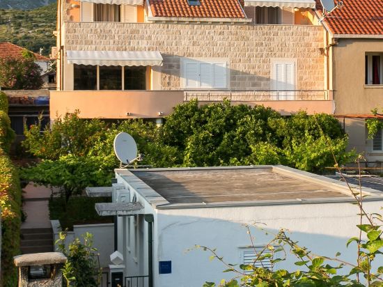 Apartments Miramare & Campara