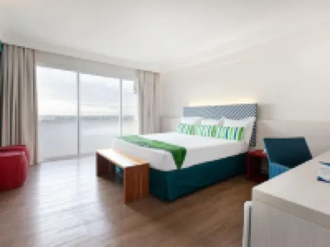 Hot Beach Resort Hotels in Olimpia