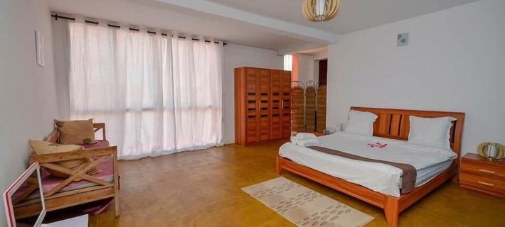La Casa di Luna - Hotel with Pool and Restaurant in Antananarivo アンタナナリボ・アバラードラーノのホテル