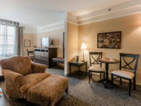 Le St-Martin Hotel & Suites Hoteles en Laval