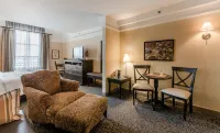 Le St-Martin Hotel & Suites Hotels in Laval