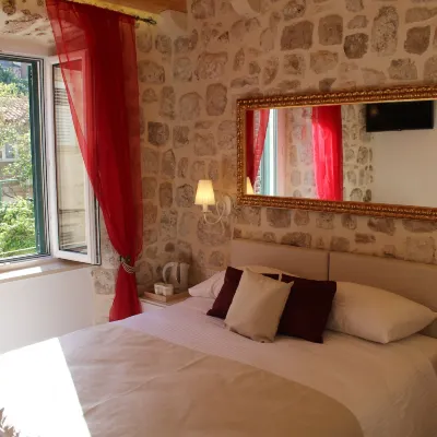 Villa Sigurata II Hotel dekat Cathedral of the Assumption of the Virgin Treasury