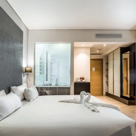 Benjamin Business Hotel Отели рядом с достопримечательностью «Пляж Ха-Цук»