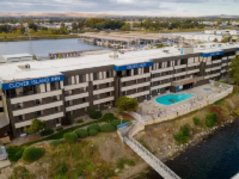 Clover Island Inn Hotels in Kennewick