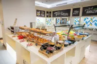 杜拜機場希爾頓歡朋酒店 - 早餐