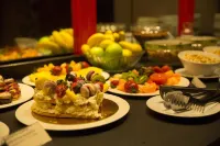 Graffit Gallery Design Hotel - Breakfast