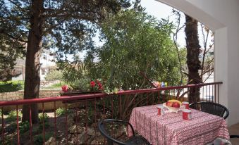 Apartments Boguvila -