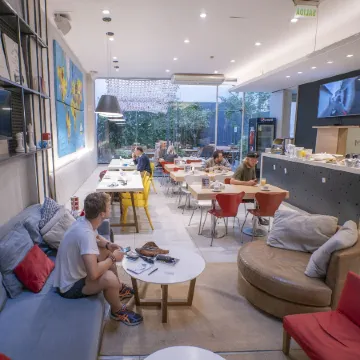 America Del Sur Hostel Buenos Aires Отели рядом с достопримечательностью «Железнодорожный вокзал Конститусьон»