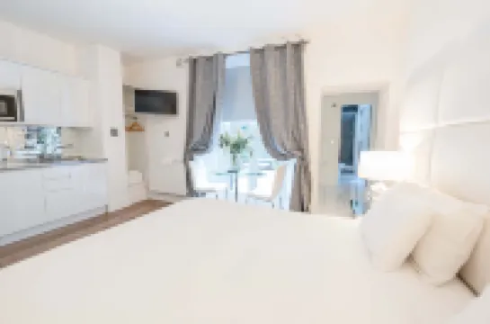 Edinburgh Castle Apartments Hoteles cerca de Jardines de la Calle de los Príncipes