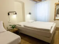 Locanda Alle Beccherie Hotels near Revoltella Museum