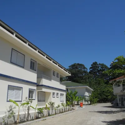 Pousada e Camping Lagoa da Conceição โรงแรมใกล้ทะเลสาบกอนเซเซา