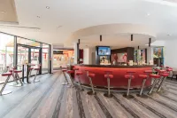 H2O Hotel-Therme-Resort, für Familien Mit Kindern - bar