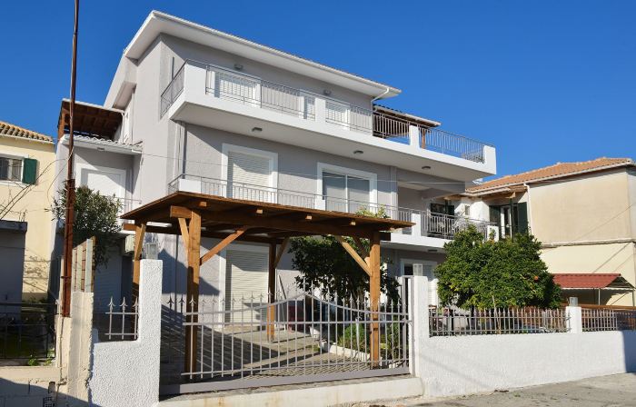 Regalo Apartments