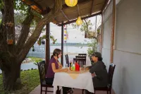 Riverside Plum Garden Villa Hotels in Duy Phuoc