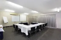 Rocklea International Motel - Motels