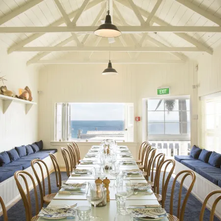 The Oyster Inn Отели рядом с достопримечательностью «Автобус Explorer Island Waiheke»
