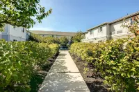 Studio 6 East Brunswick, NJ - NYC Area Отели рядом с достопримечательностью «Парк Олд Бридж Уотерфронт»