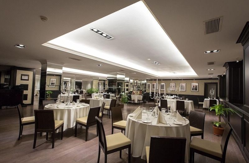 Ramada by Wyndham Iasi City Centre photo 4
