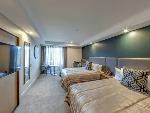 Distinction Luxmore Hotel