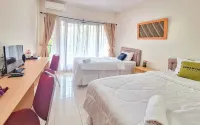 Adhyaksa Resort Cisarua Hotell i Leuwimalang