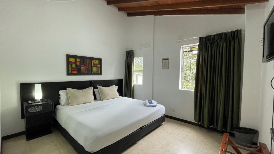 Hostal Lleras Calle 8