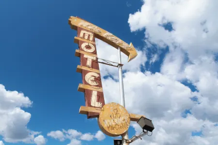 Ala Cozy Motel