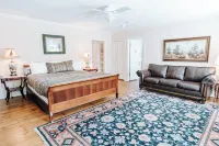 HollyHedge Estate Hotels in Stockton