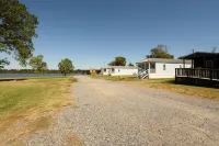Red Leaf Cottages - Homestays