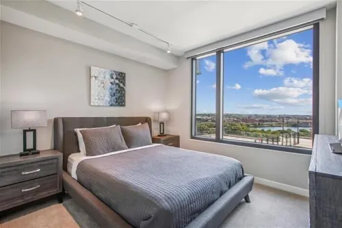 National at Rosslyn Towers