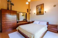Beachfront Luxury Villa-Private Pool,Garden Heaven