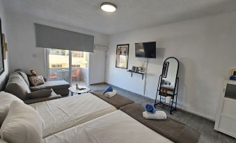 137 AN - Stay ZEA Studio