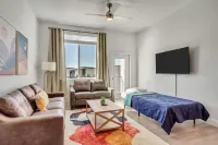 Upscale 2Br w Pool Gym Near Hill AFB Hotels in Clearfield