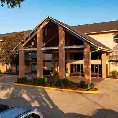 Inn at Coushatta Hotel Exterior