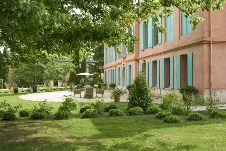 Chateau Pont Saint-Martin Отели рядом с достопримечательностью «Auchan SUPERMARCHE LA BREDE»