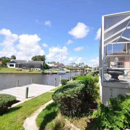 Canal Home w Heated Pool Dock