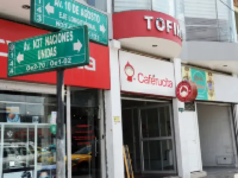 เอดิฟิซิโอ โตฟิโน โรงแรมในกีโต