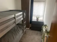 Central Liverpool Apartment-Sleeps 6-Free Parking Hotels in 