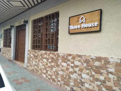 Three House Hostel Boutique Hotel a 