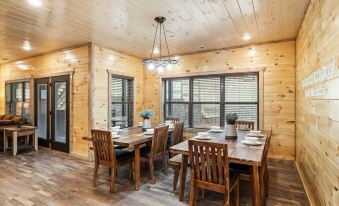 NEW - 1 Location Cabin Pool Hot Tub Arcade HL