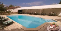 The Originals City, Hôtel le Boeuf Rouge, Saint-Junien - Pools