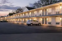 Days Inn by Wyndham Whitmore Lake Hotels in Brighton