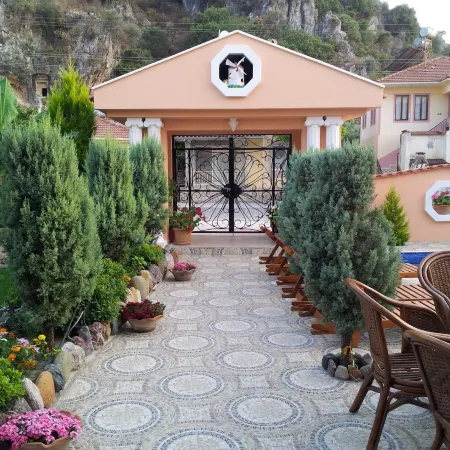 Dalyan Palace