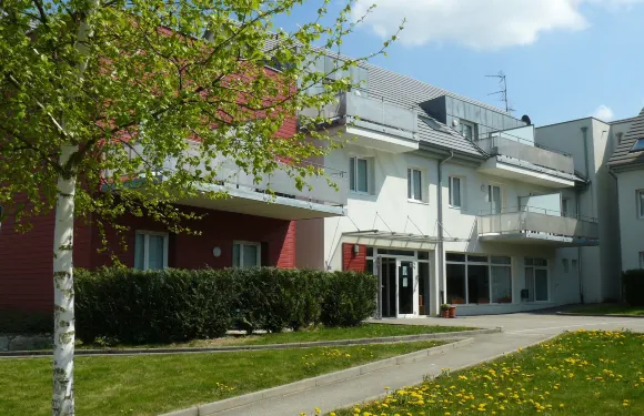 皇家高爾夫&馬場公寓