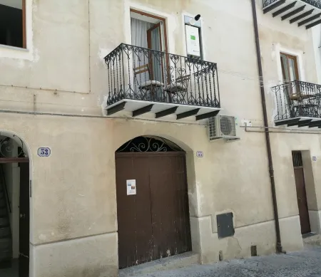 Casa Dei Normanni COSTANZA