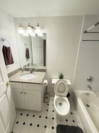 Adorable 1 bd apt in lovely Hoboken Отели рядом с достопримечательностью «Технологический институт Стивенс»