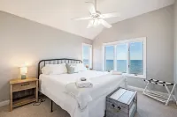 Beachfront home minutes from downtown Caseville - panoramic views of Lake Huron! Hotels near Dizzy Daisy Winery and Vineyard