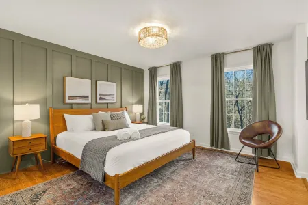 Stylish 6BR in Massanutten w/ Hot Tub, Sauna