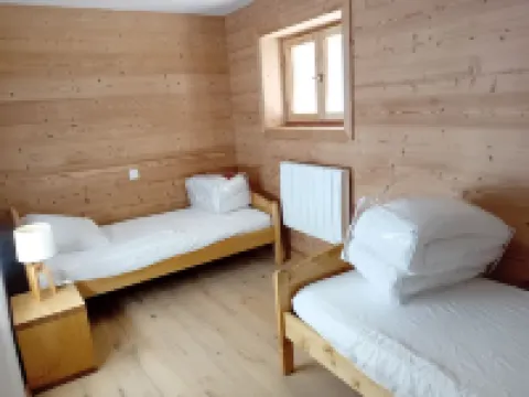 Beautiful 6-bed apartment on the ground floor of a chalet. 維拉爾敍爾多龍酒店