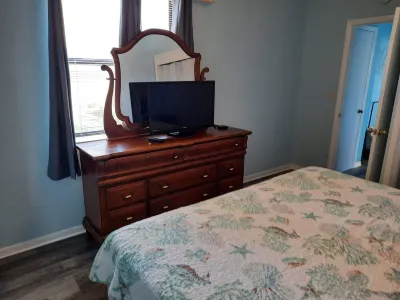 Tranquil 2-bedroom beach house - bungalow in Panama City with WiFi, AC Blue Gravity附近的飯店