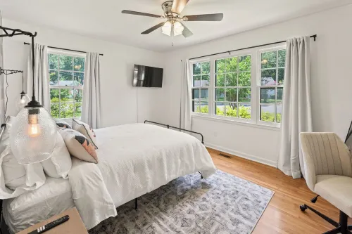 The Tide House: 3 miles from campus ~ Game Room ~ Outdoor Firepit!